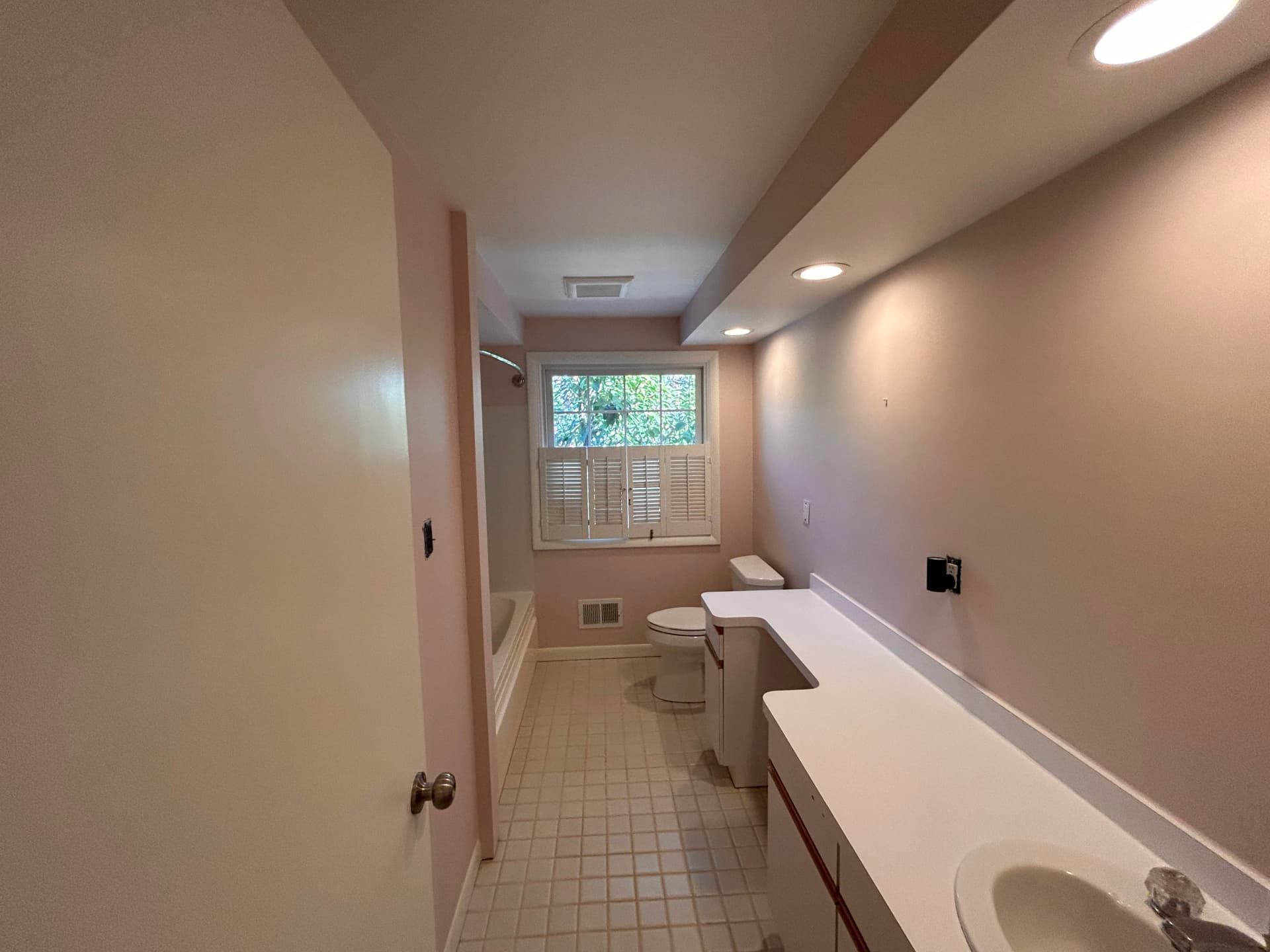 Gallery photos for Bathroom Paint Makeover in Grosse Pointe Woods: Image #4