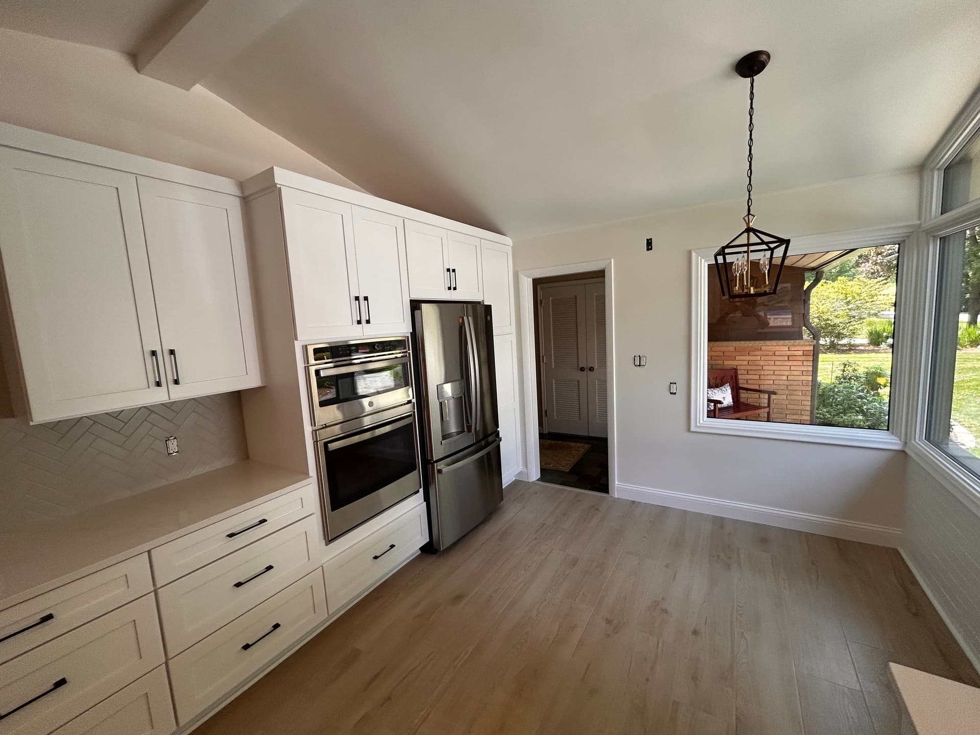 Gallery photos for Beverly Hills Kitchen Gets a Crisp, Clean Upgrade: Image #1