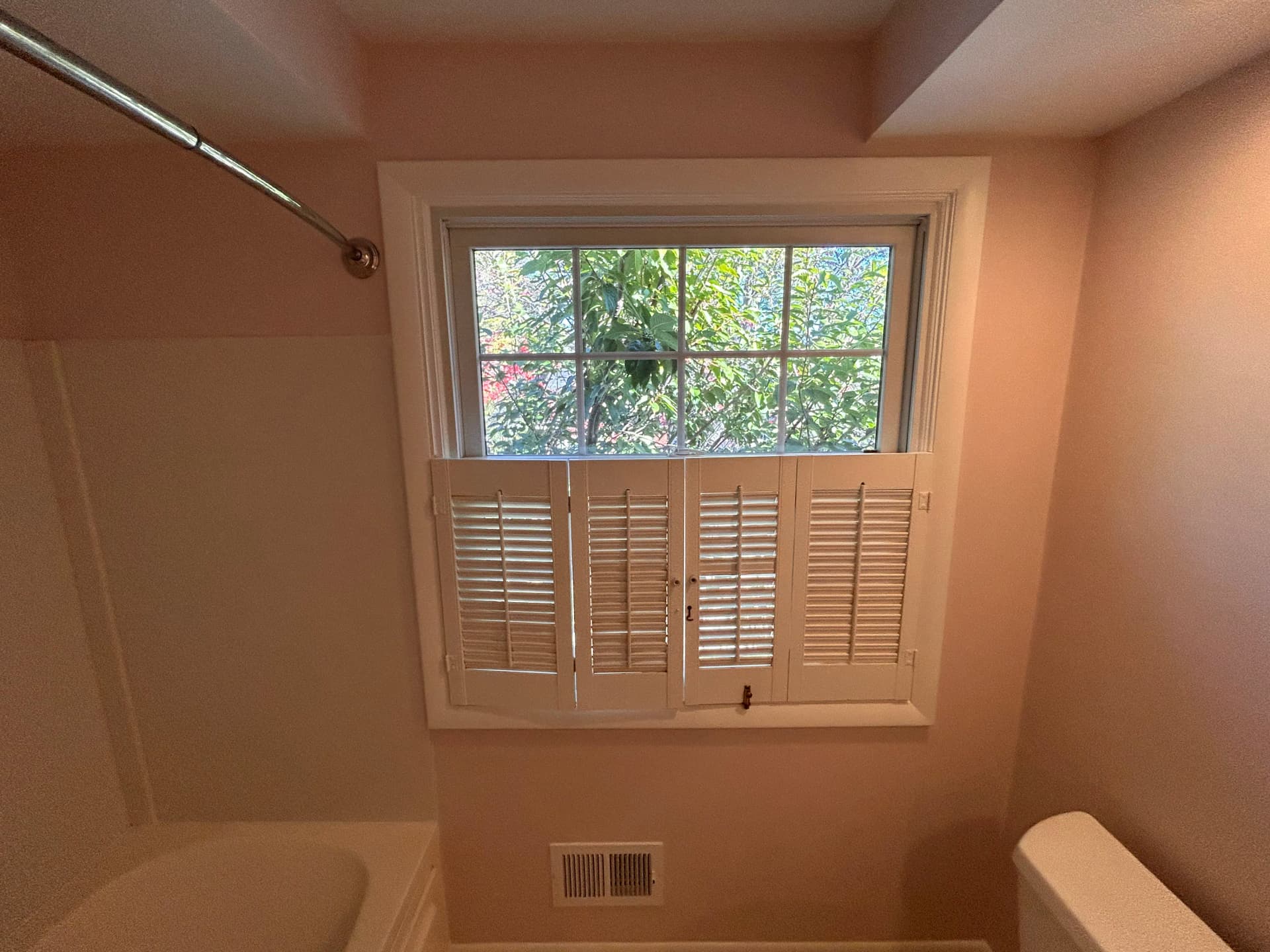 Gallery photos for Bathroom Paint Makeover in Grosse Pointe Woods: Image #2