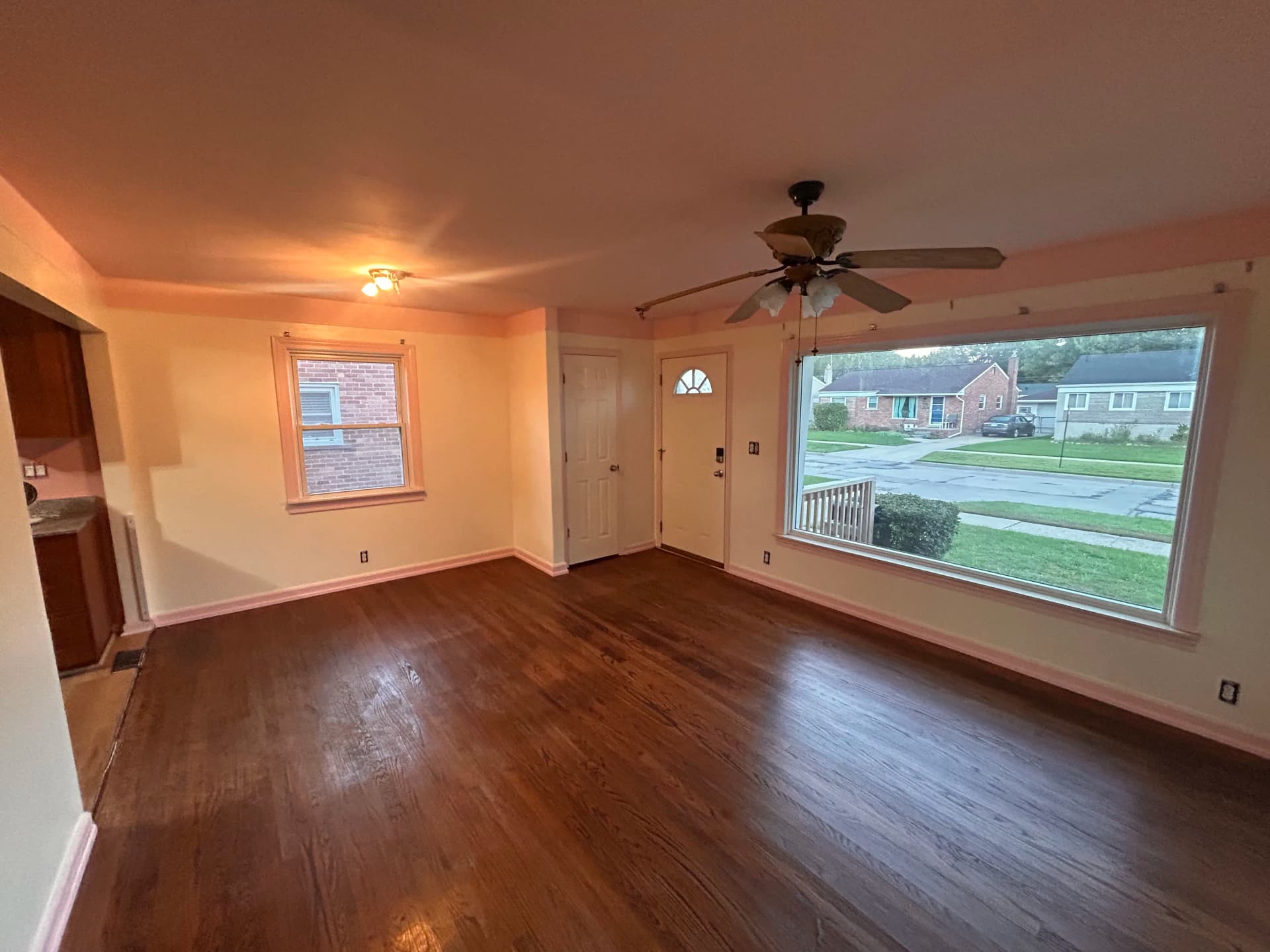 Gallery photos for Interior Painting Overhaul Wipes Out Pink in Madison Heights: Image #4