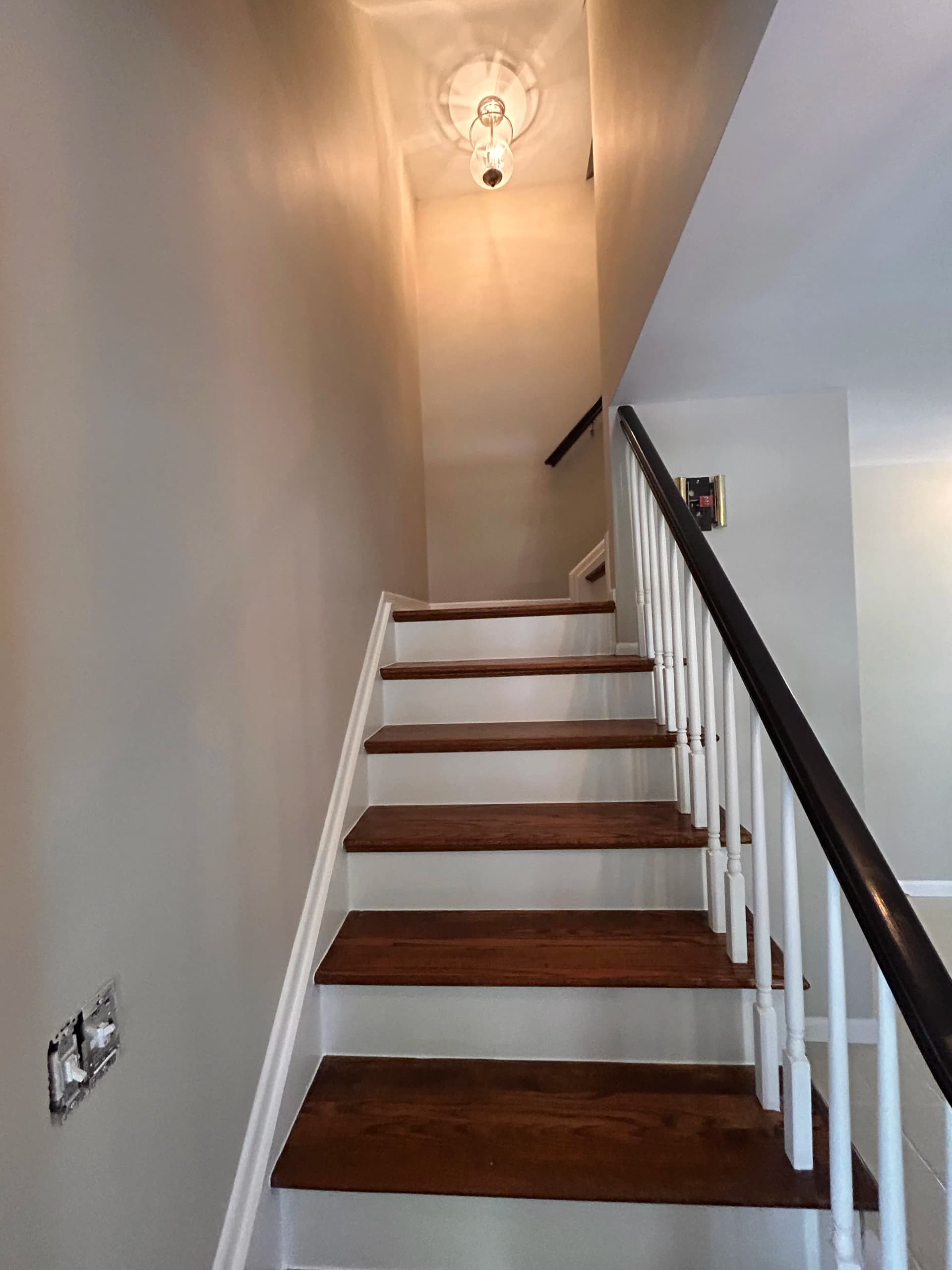 Gallery photos for Foyer and Hallway Interior Painting Done Right in Grosse Pointe Woods: Image #2