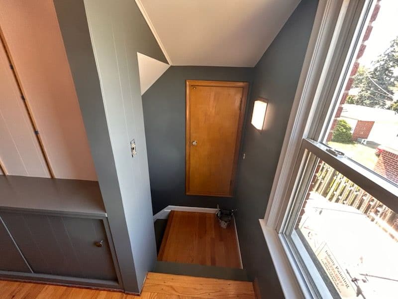 Gallery photos for Revitalized Eastpointe Attic Becomes Modern Office: Image #3