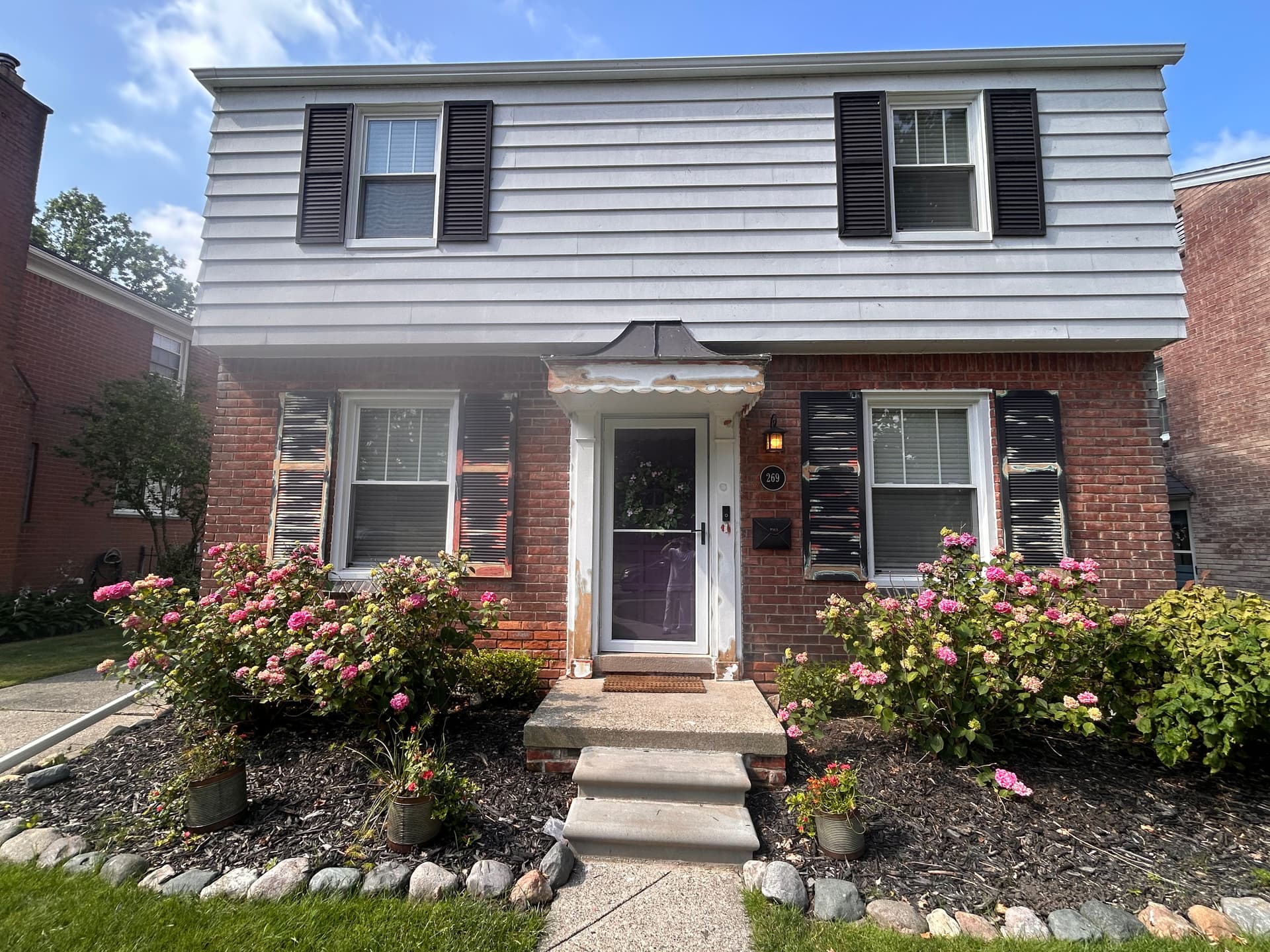 Grosse Pointe Farms Exterior Painting Done the Right Way image